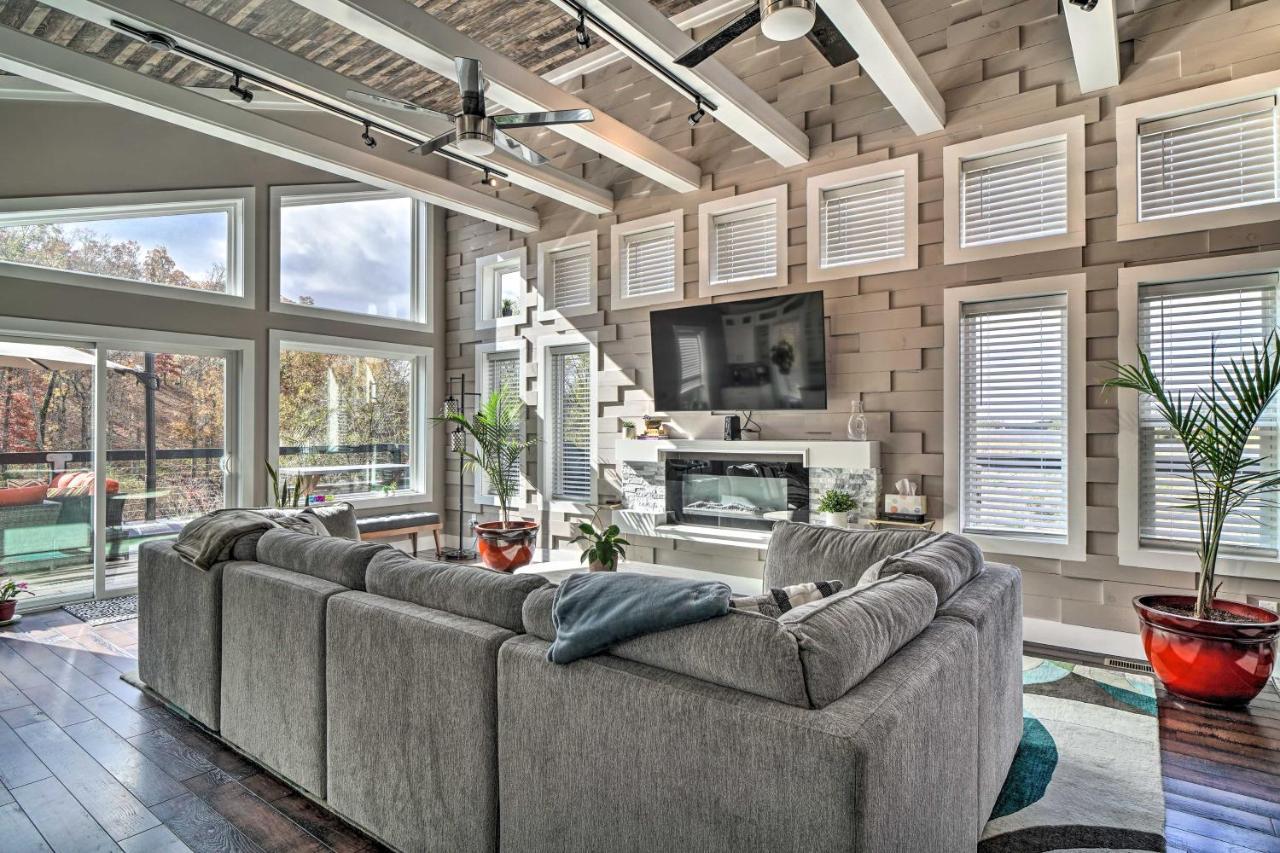 Spacious Sevierville Home With Hot Tub! エクステリア 写真