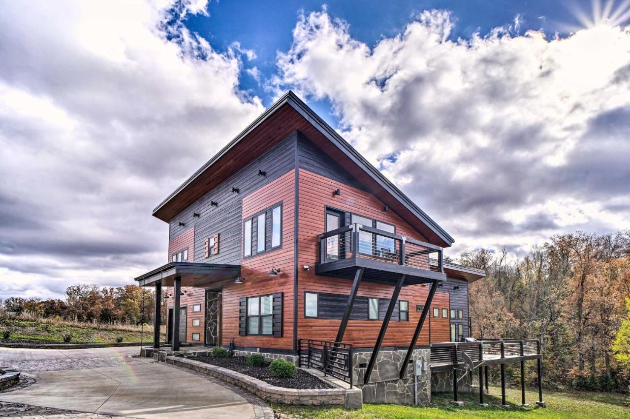 Spacious Sevierville Home With Hot Tub! エクステリア 写真