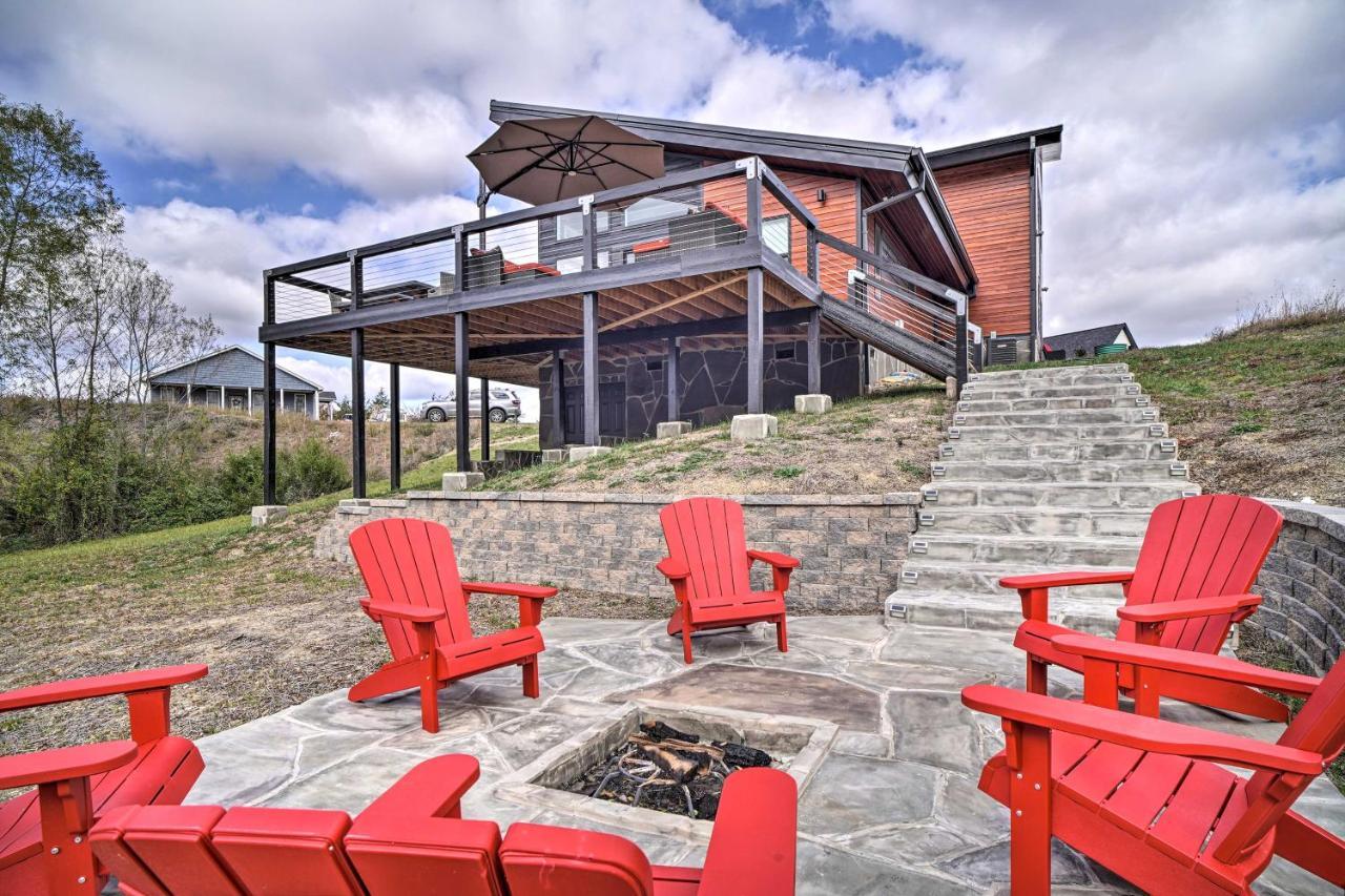 Spacious Sevierville Home With Hot Tub! エクステリア 写真